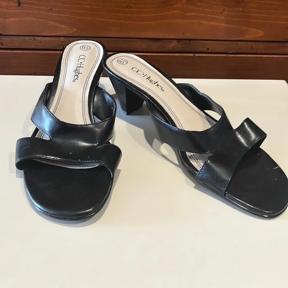 CC Hughes Sandals 8 1/2 - Picture 1 of 4